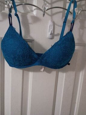 Victoria's Secret "lacie wireless push up bra"  34C